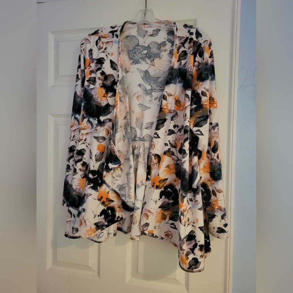 Lularoe floral carnigan